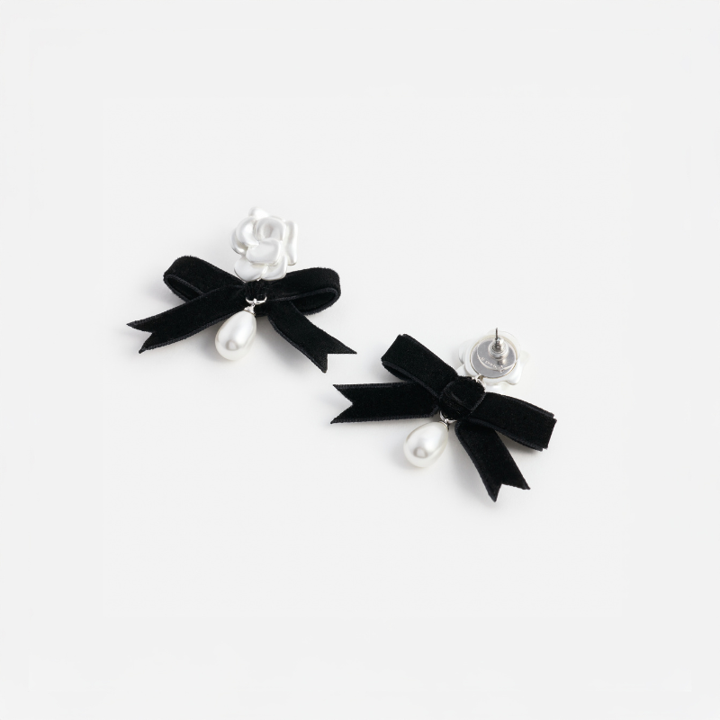 Pearl Black Bow Earring