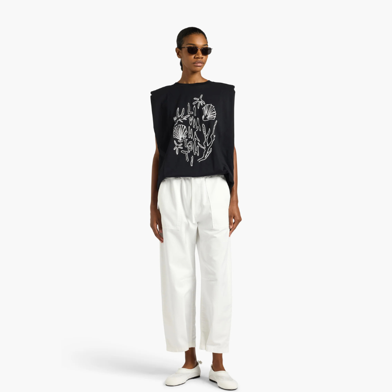 Sleeveless Graphic T-shirt in Black