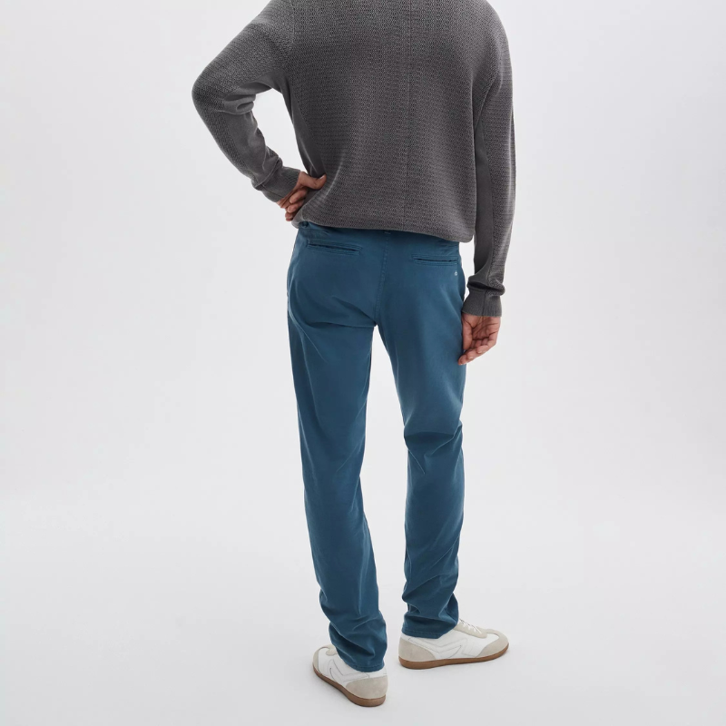 Fit 3 Athletic Chinos in Lake Blue