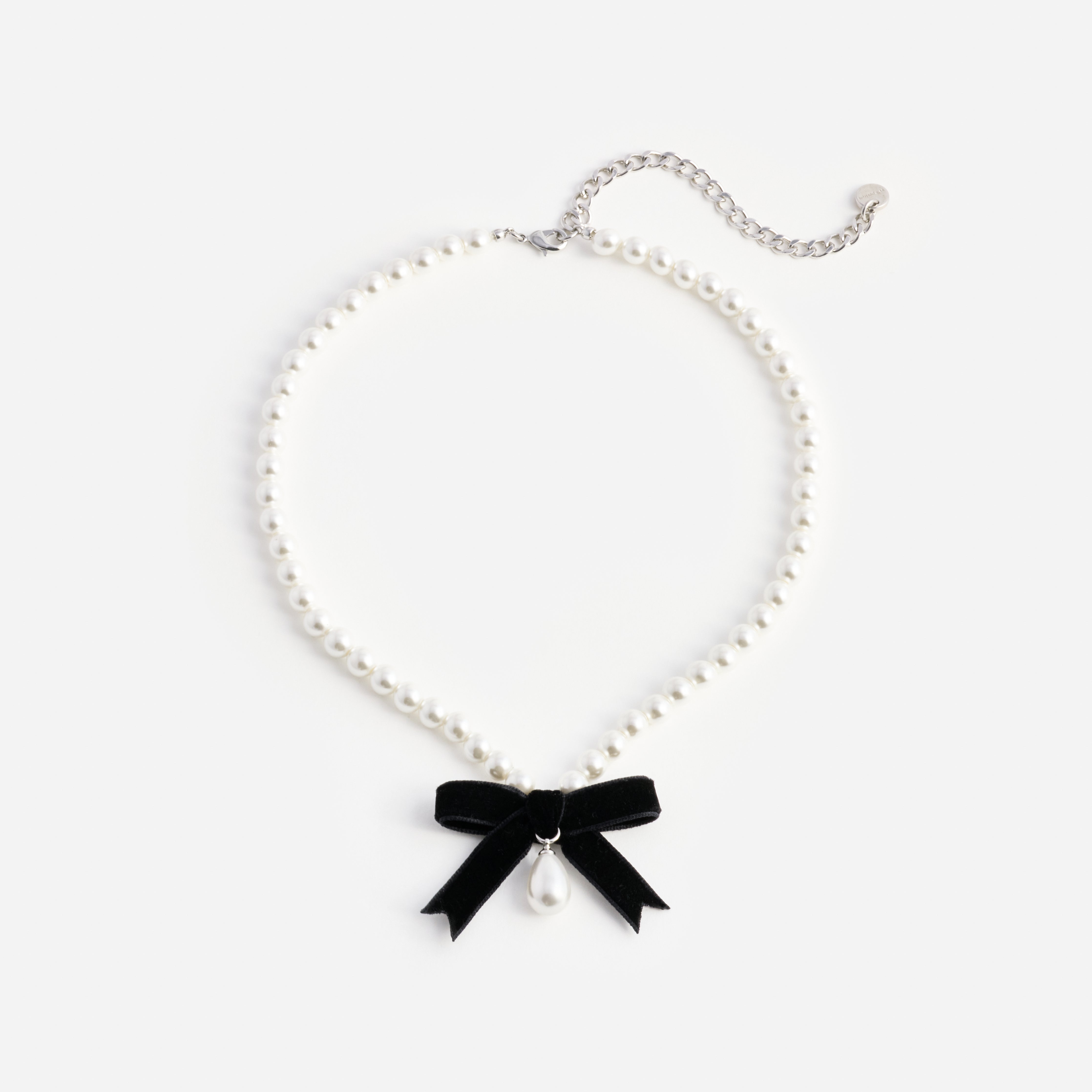 Black Bow Pearl Necklace