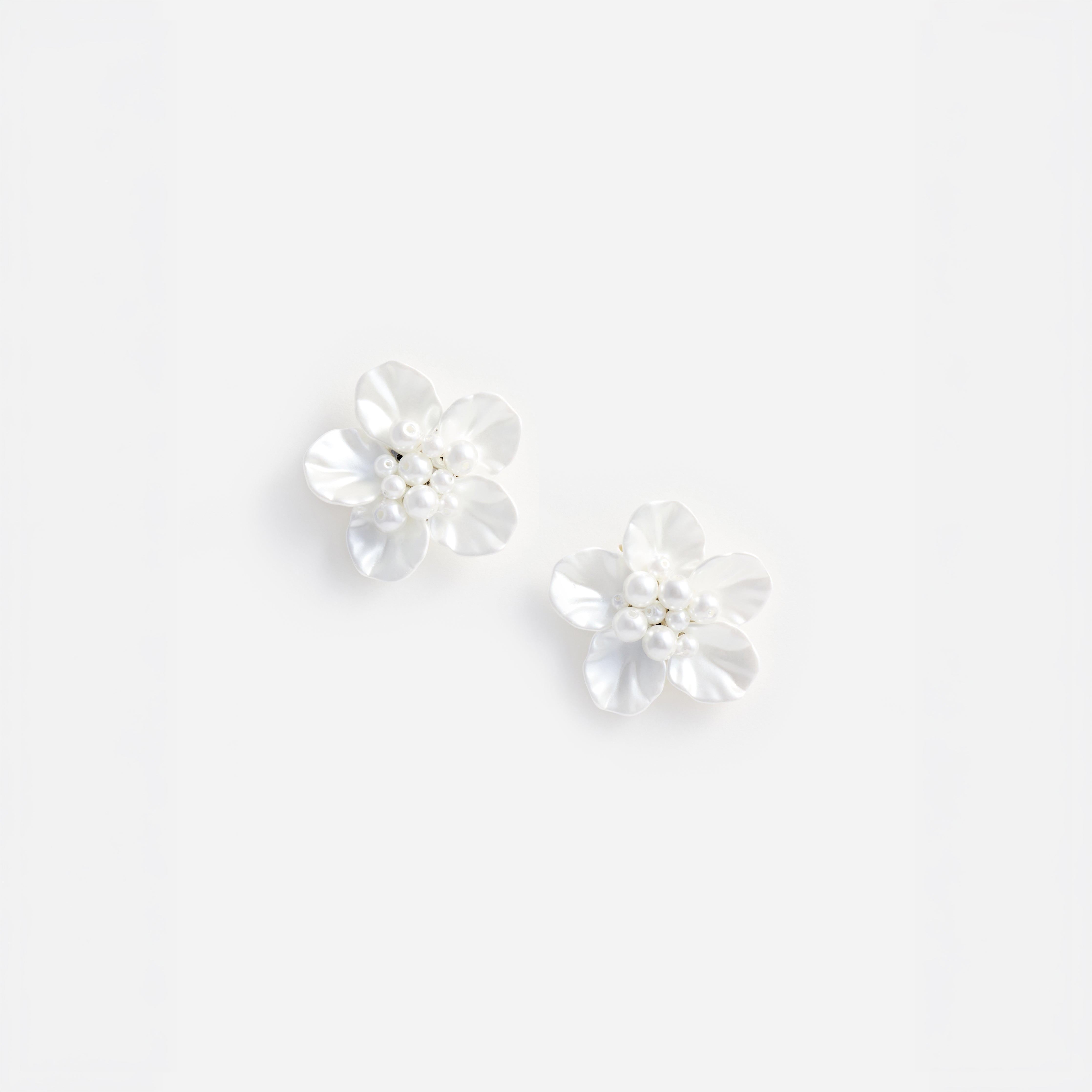 Pearl Flower Earring